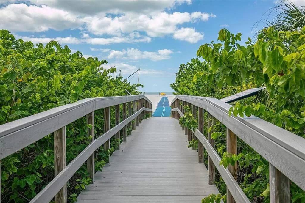 Treasure Island Beach Retreat St. Pete Beach Esterno foto